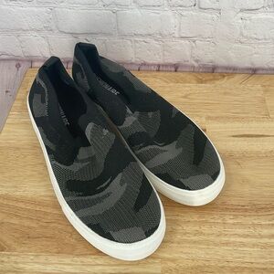 Like New Cushionaire Camo Slide On Relaxed Comfy Everyday Sneakers Rory Women’s